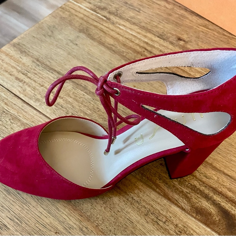 Unisa Kayla Medium Red Heels Size 8.5 - Picture 3 of 7